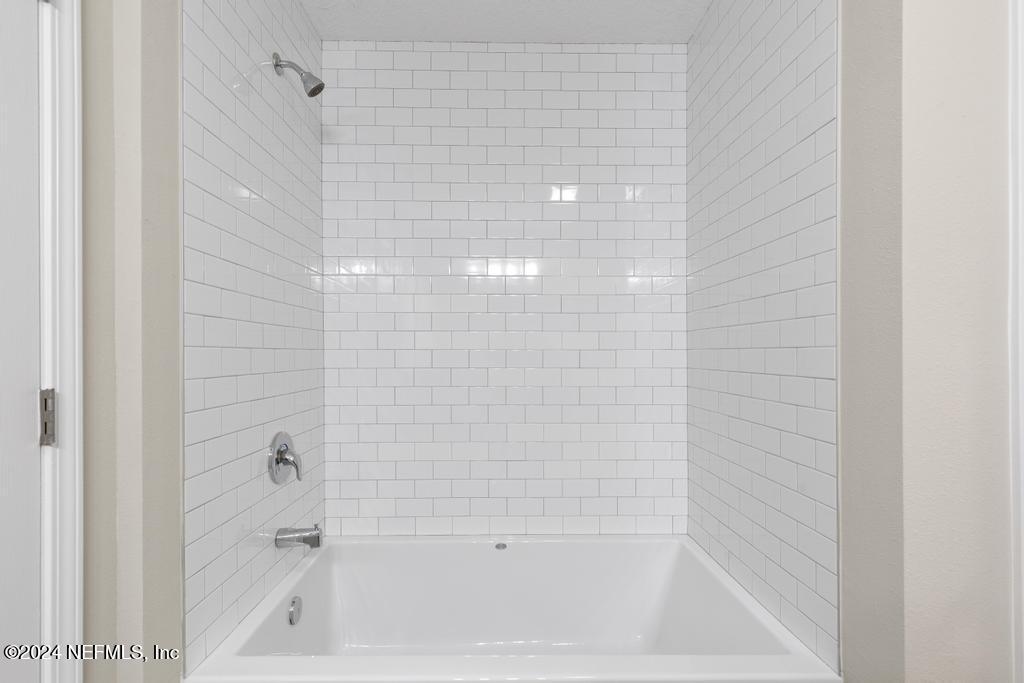 111 BREEZEWAY Avenue