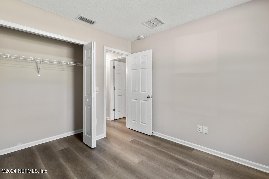 111 BREEZEWAY Avenue