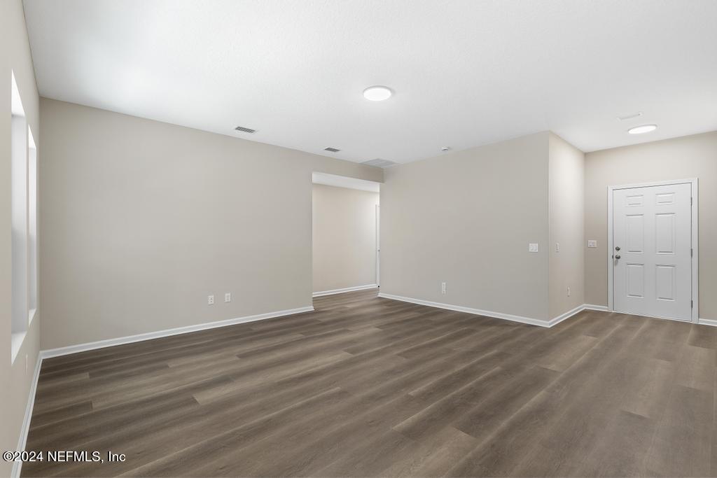 111 BREEZEWAY Avenue