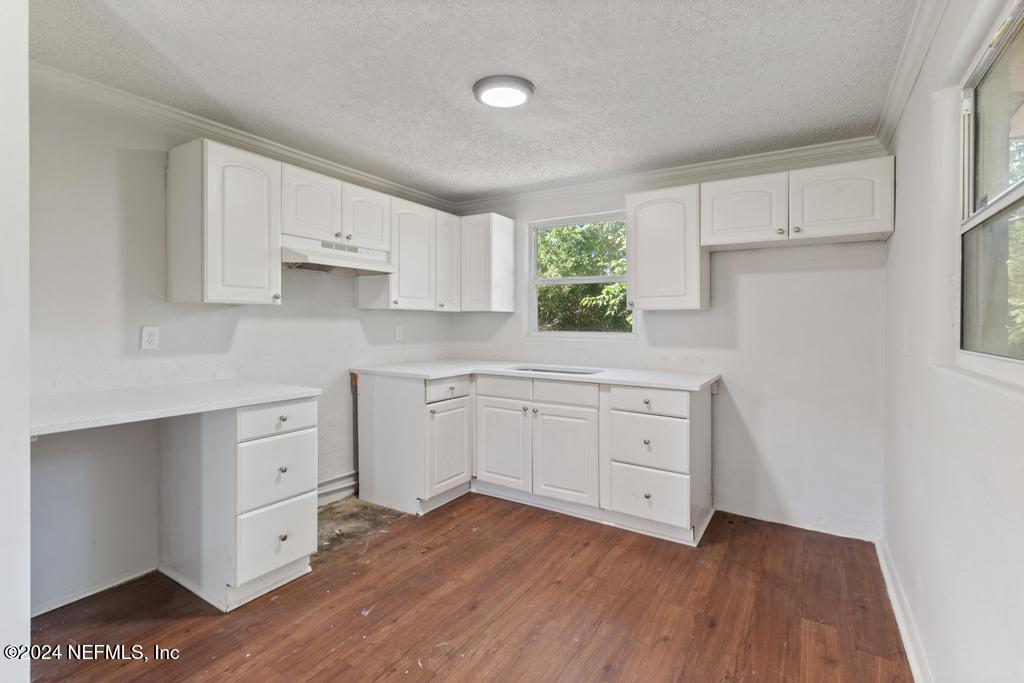 10528 WOOSTER Drive