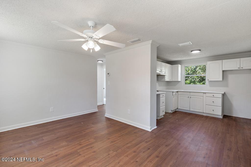 10528 WOOSTER Drive