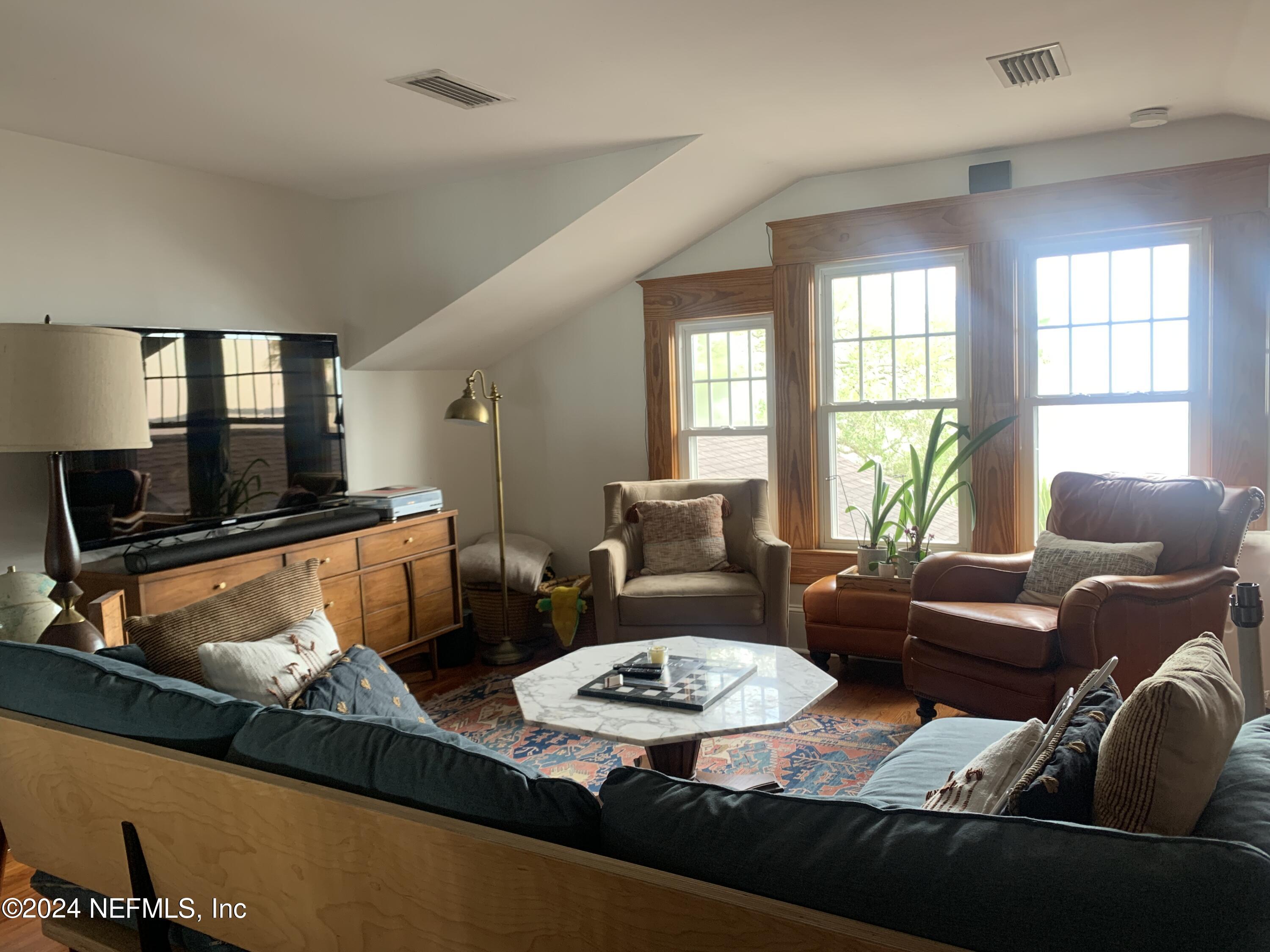 2125 RIVER Boulevard