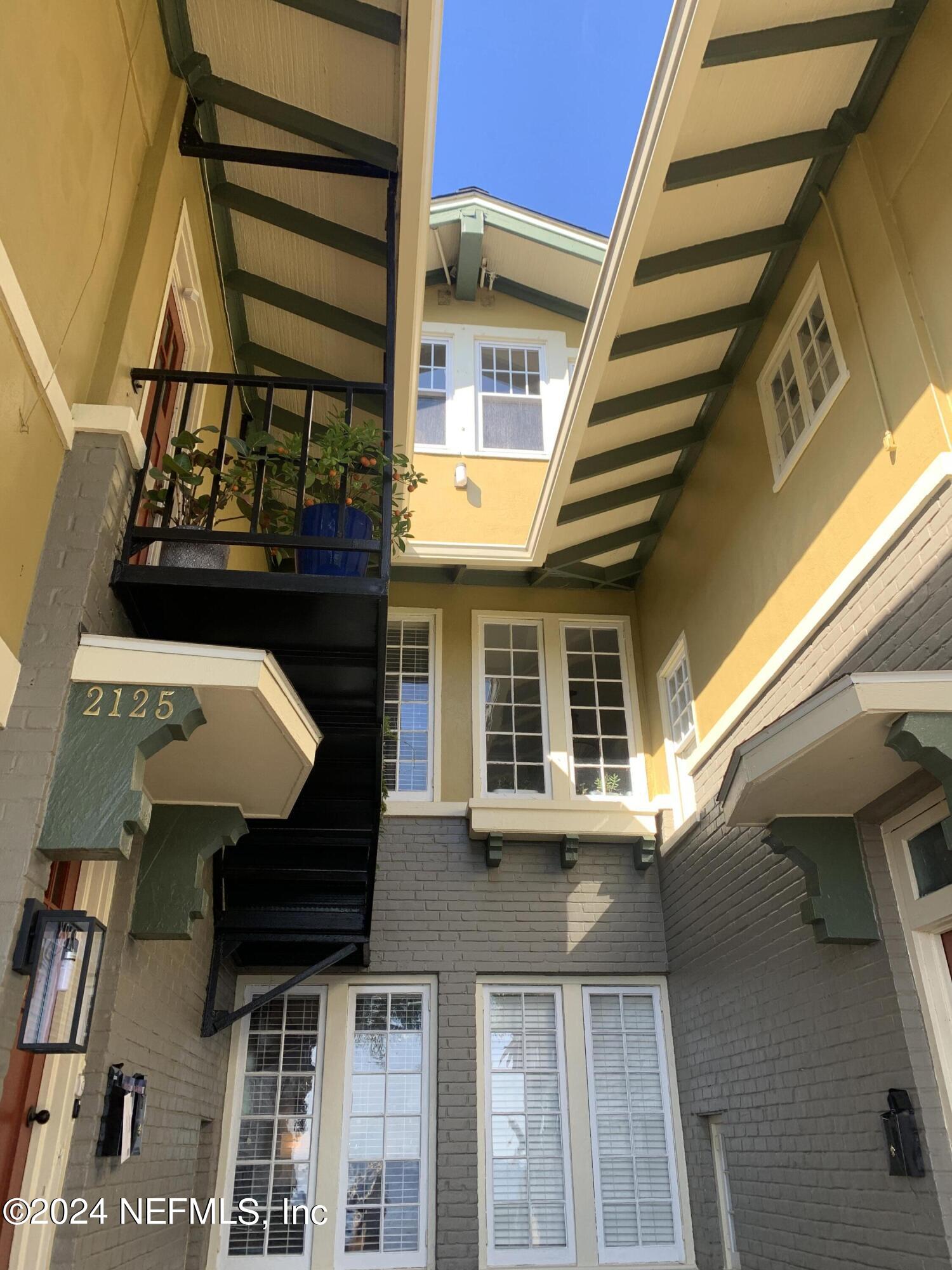 2125 RIVER Boulevard