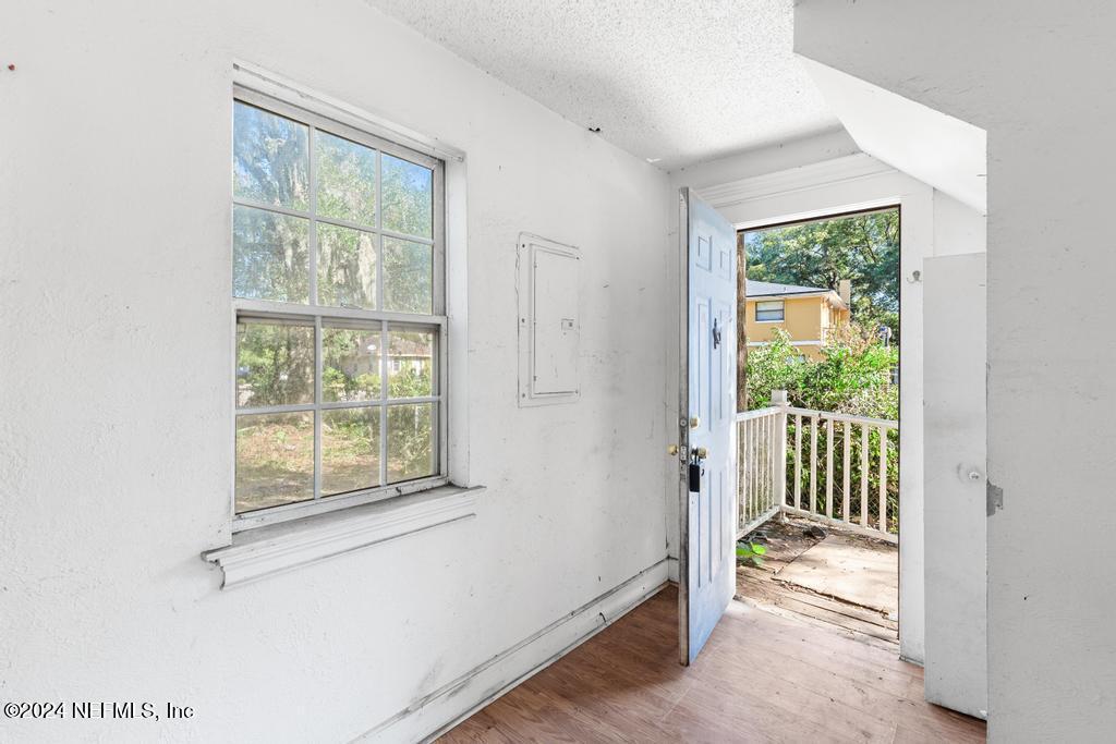 7148 WAKEFIELD Avenue