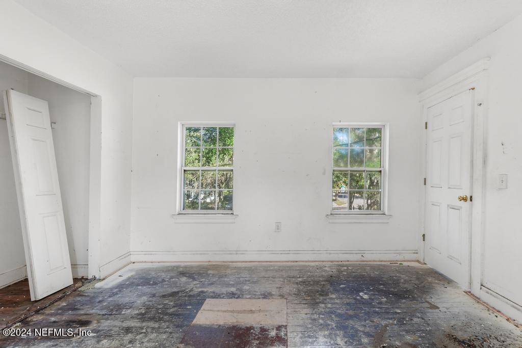 7148 WAKEFIELD Avenue