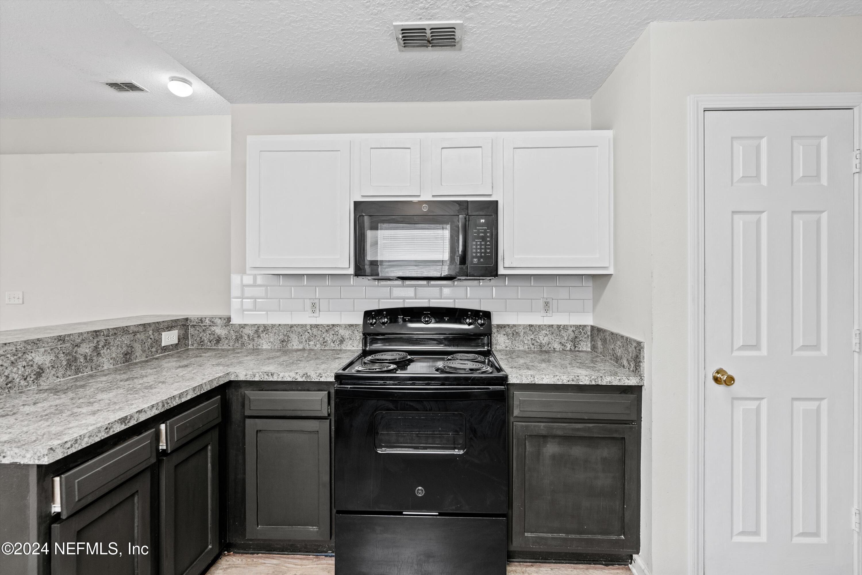 8454 KONA Avenue
