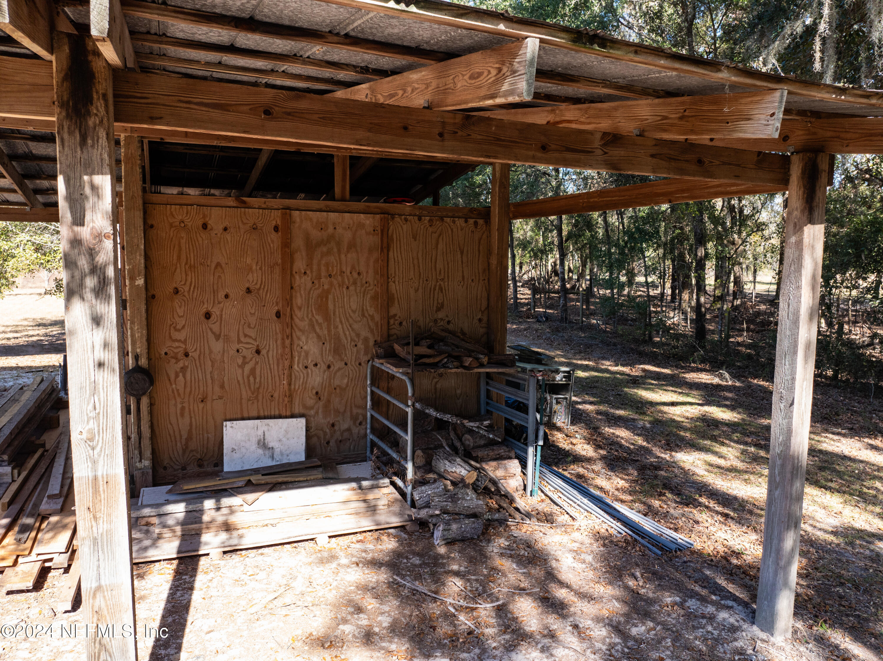 489 SW MURDOCK Court