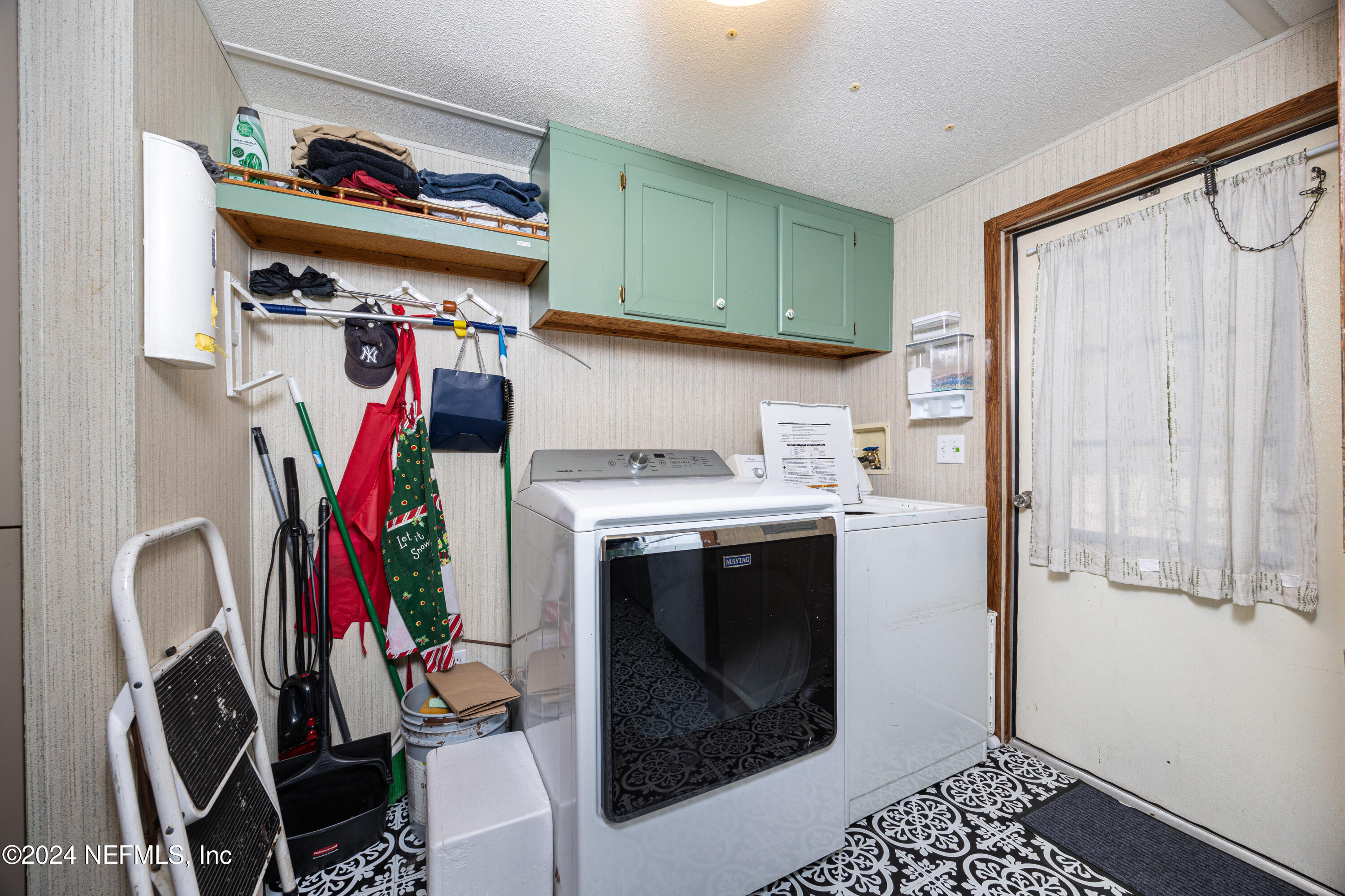 489 SW MURDOCK Court