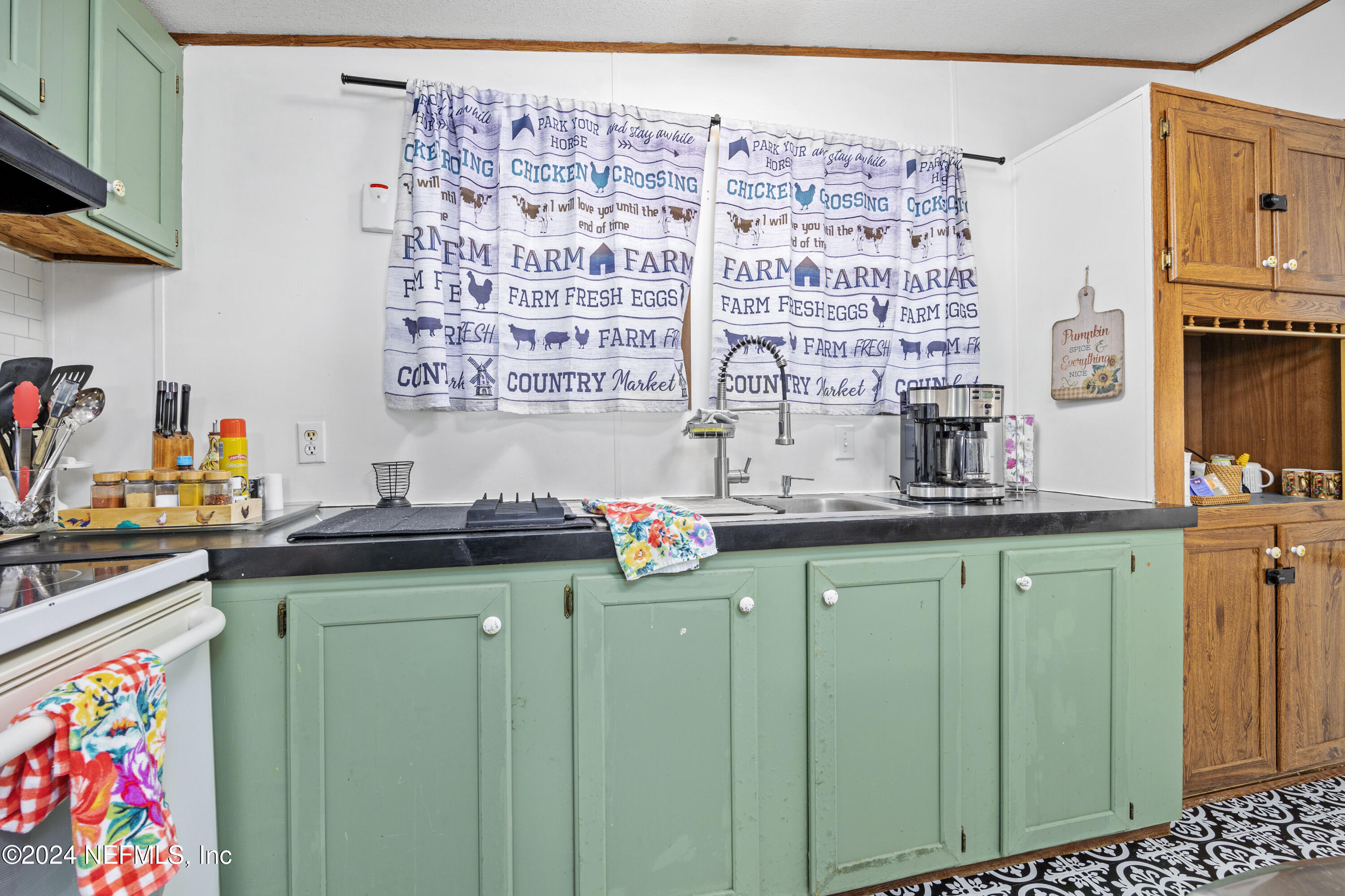 489 SW MURDOCK Court