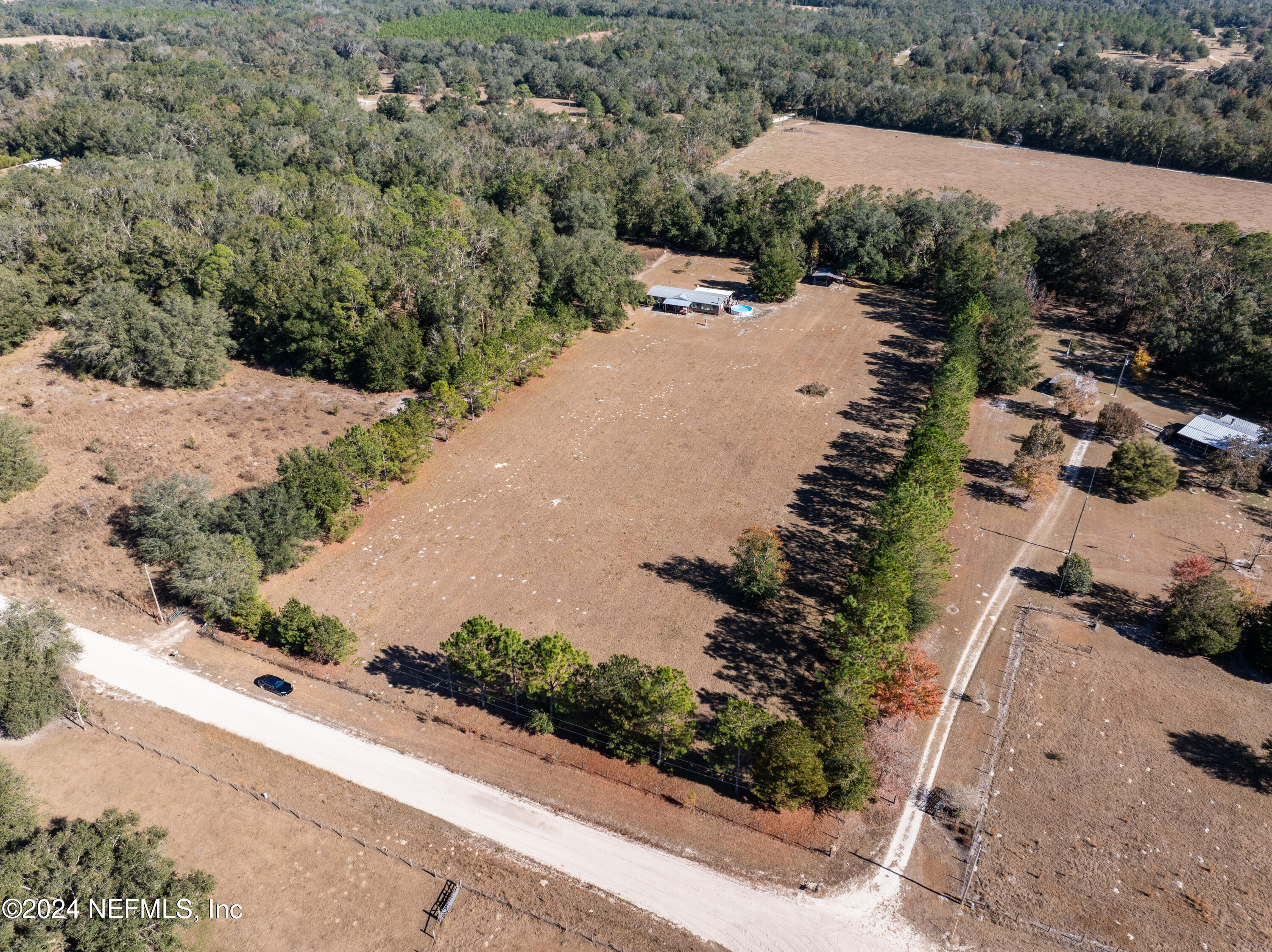 489 SW MURDOCK Court