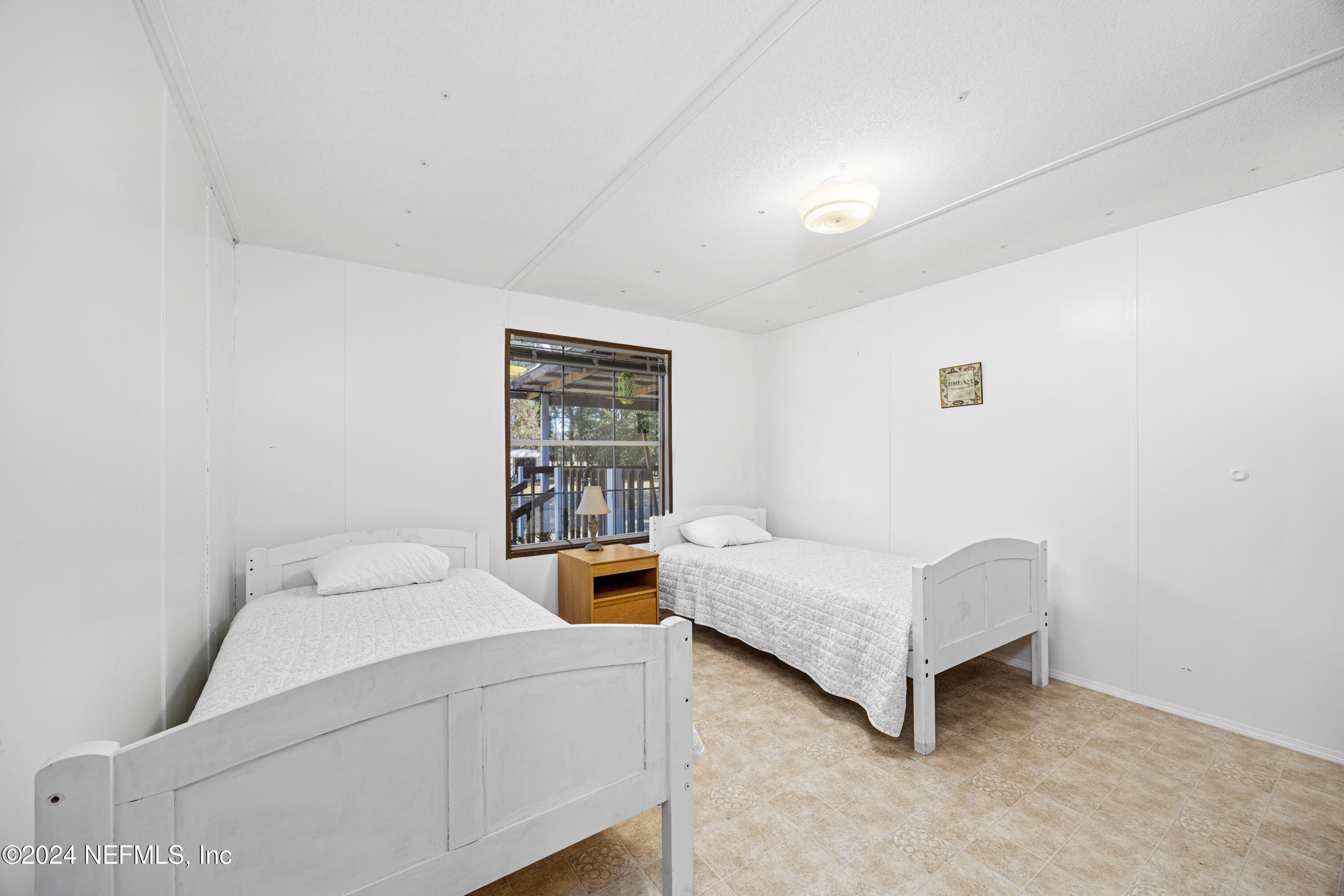 489 SW MURDOCK Court