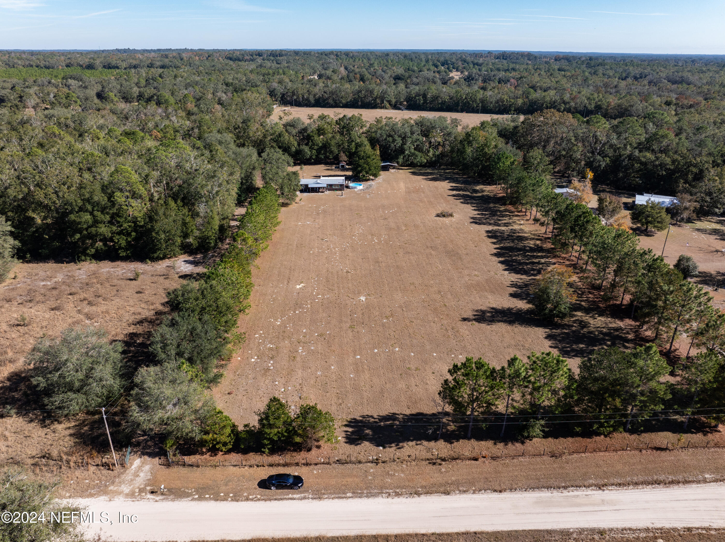 489 SW MURDOCK Court