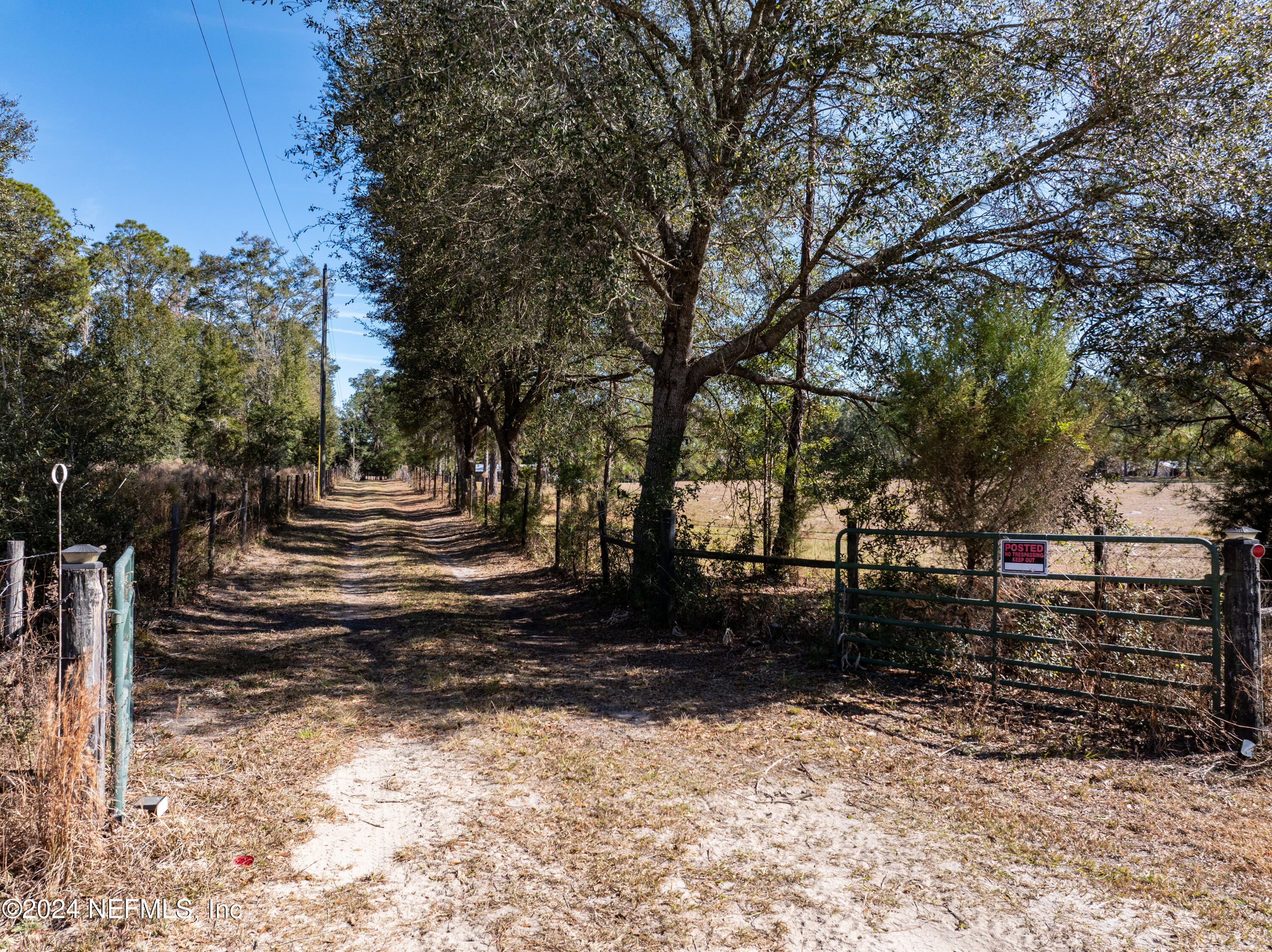 489 SW MURDOCK Court