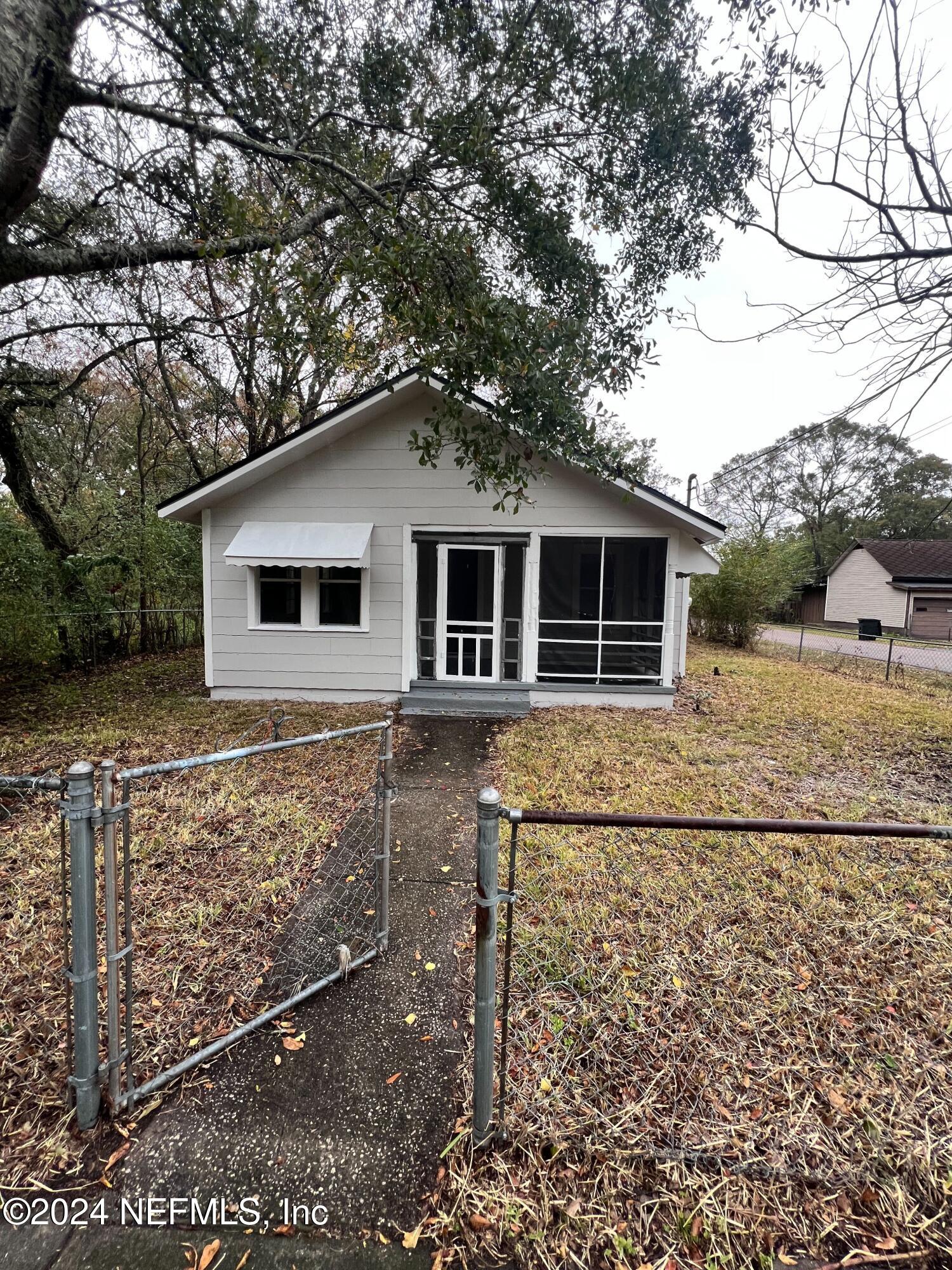 3251 BROADWAY Avenue