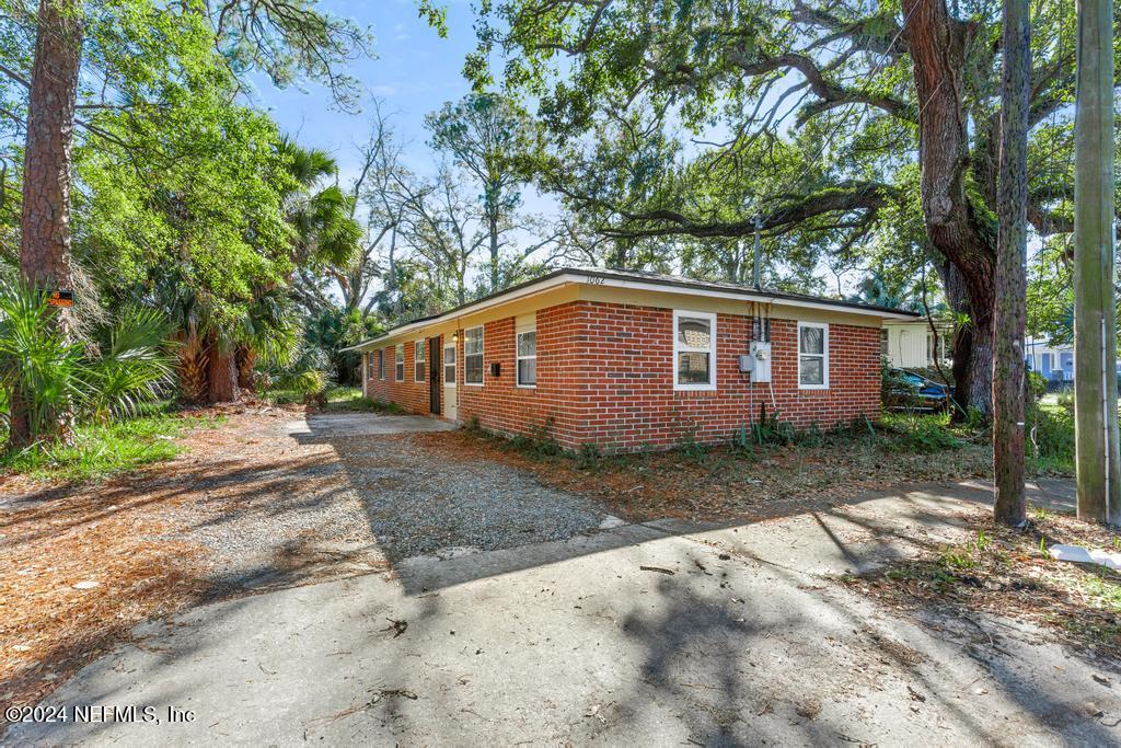 1062 REIMAN Street