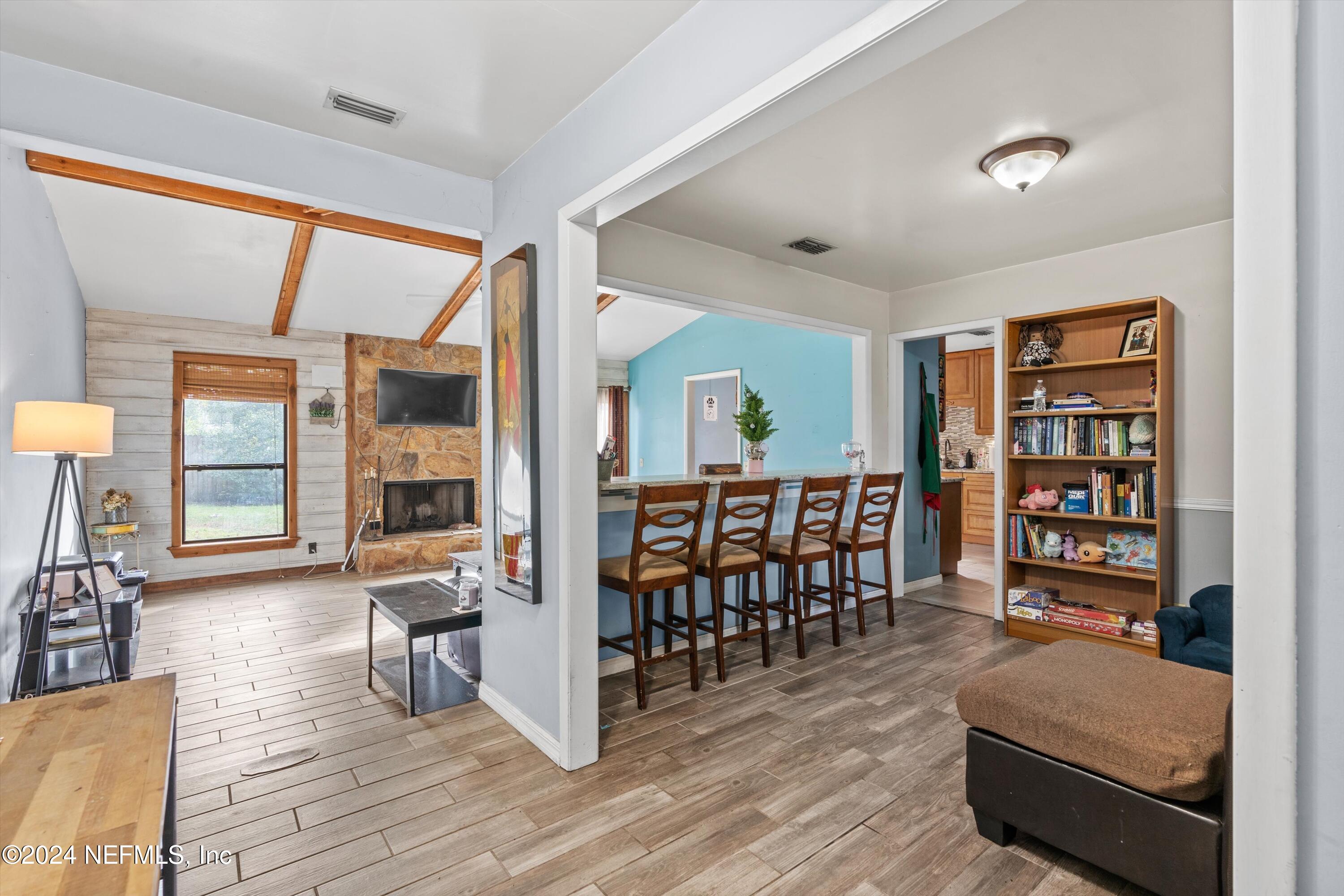 7212 HOLIDAY HILL Court