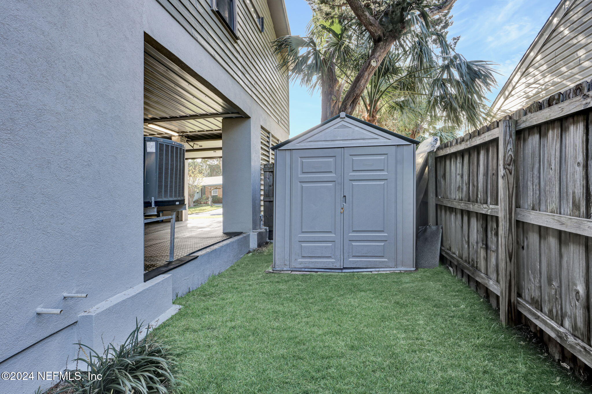 430 ARRICOLA Avenue