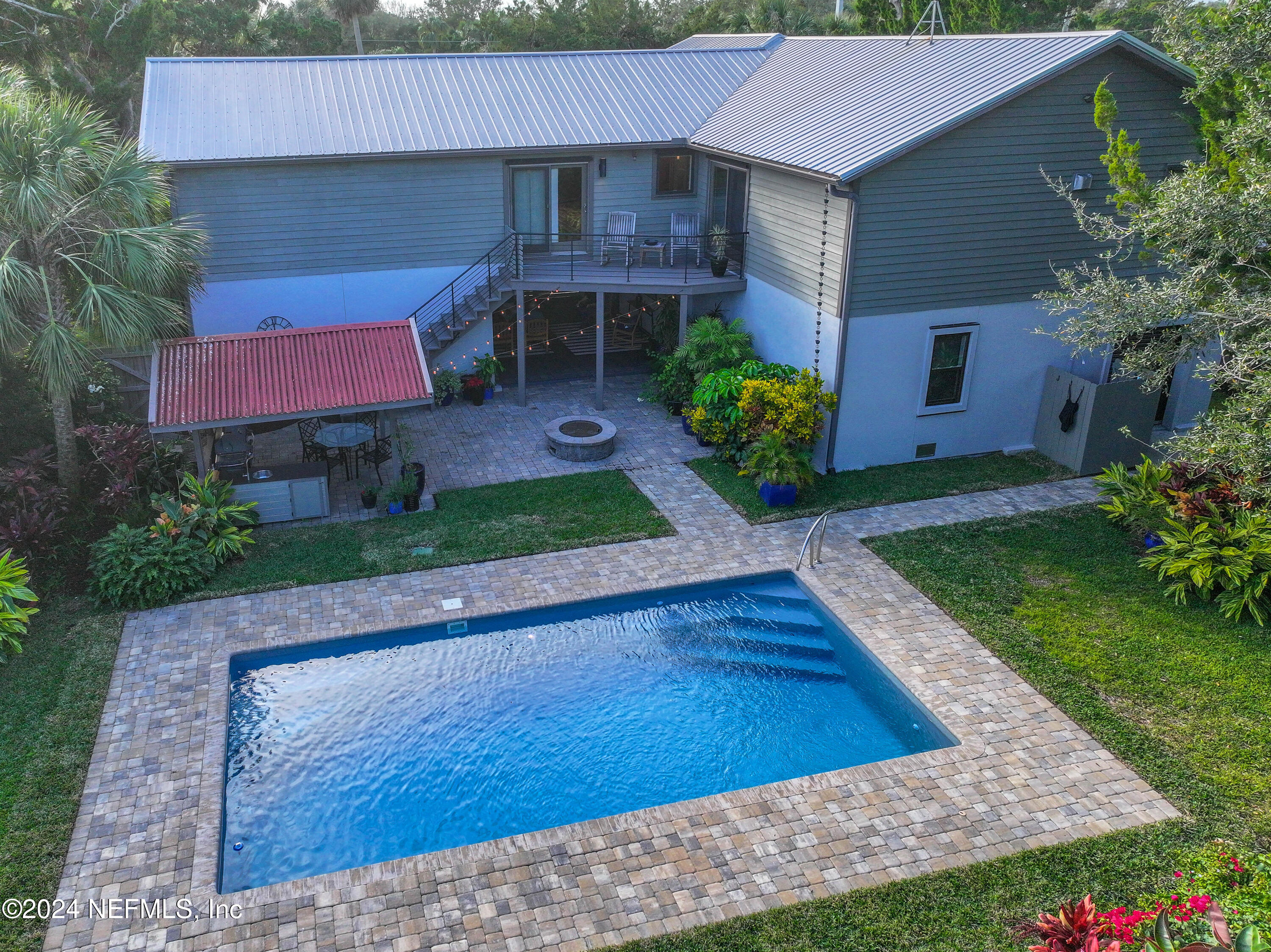 430 ARRICOLA Avenue