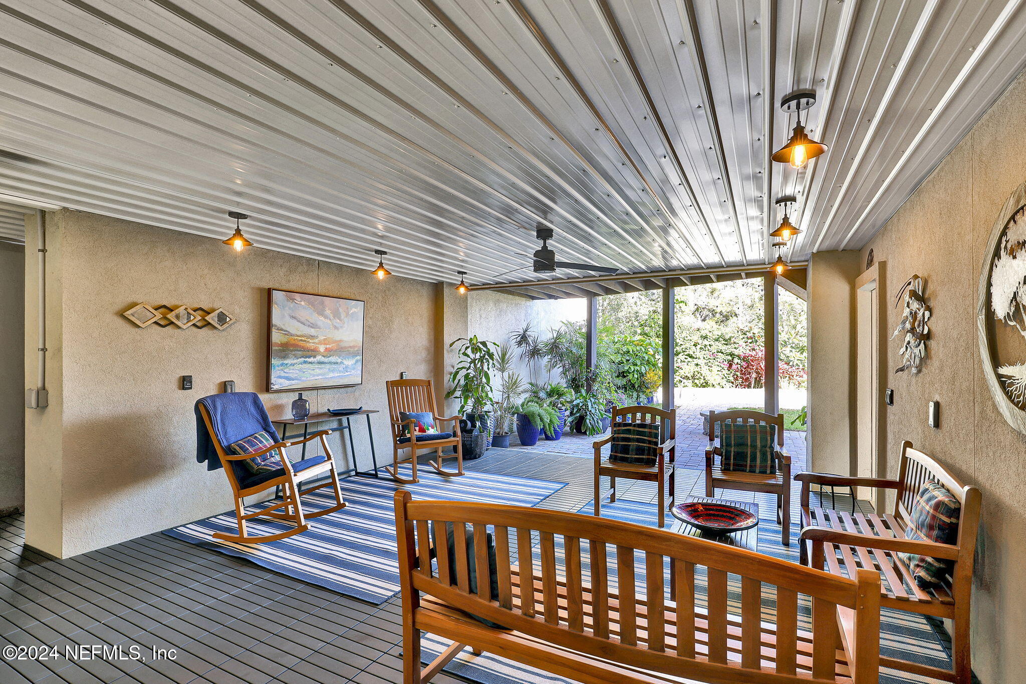 430 ARRICOLA Avenue