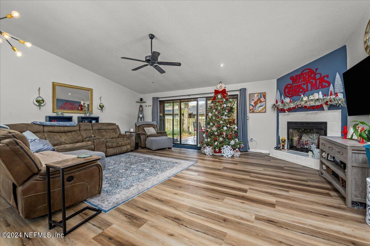 4812 WETHERSFIELD Place W