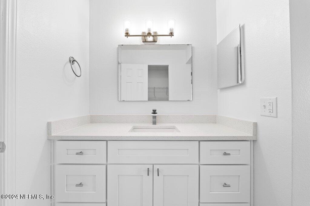 6515 LA MIRADA Drive W, 7