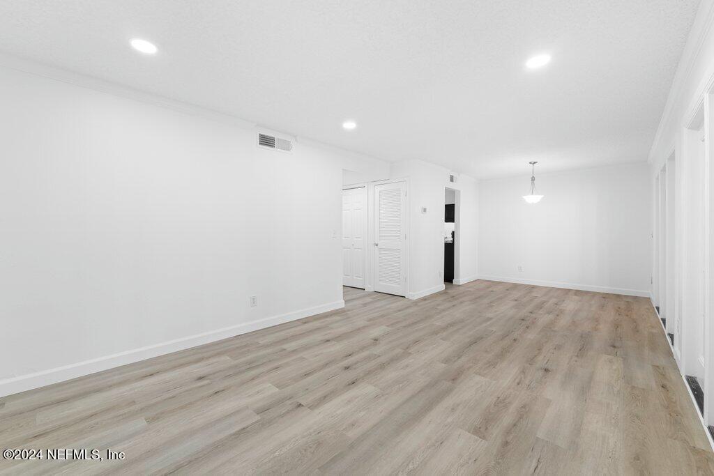 6515 LA MIRADA Drive W, 7