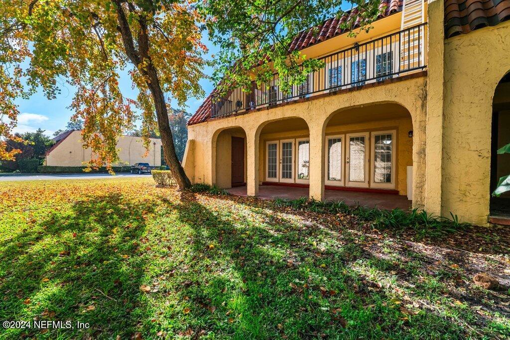 6515 LA MIRADA Drive W, 7