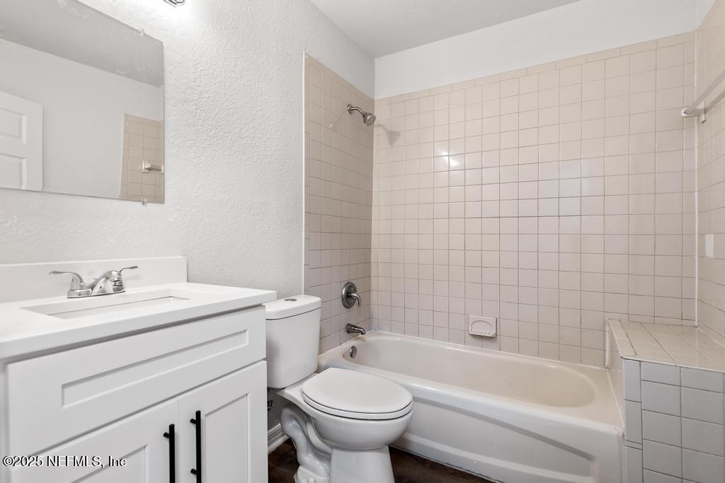 5529 BENNINGTON Drive