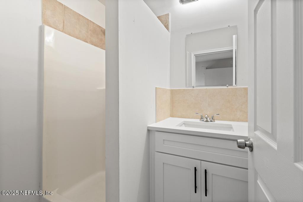 5529 BENNINGTON Drive