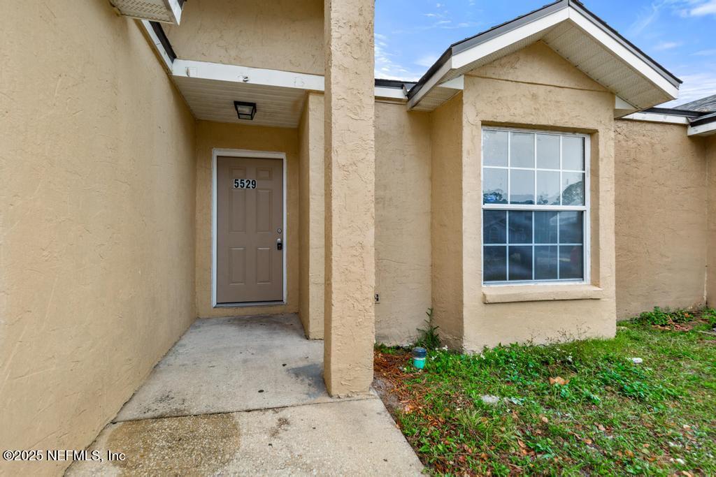 5529 BENNINGTON Drive