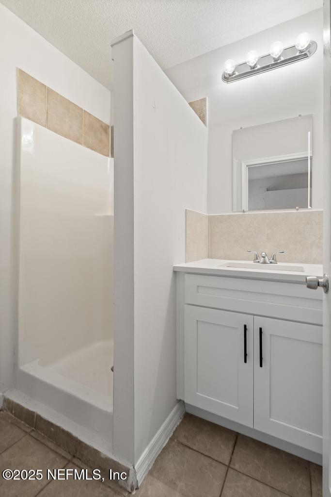 5529 BENNINGTON Drive