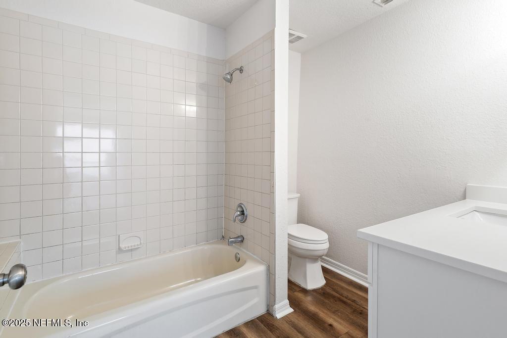 5529 BENNINGTON Drive