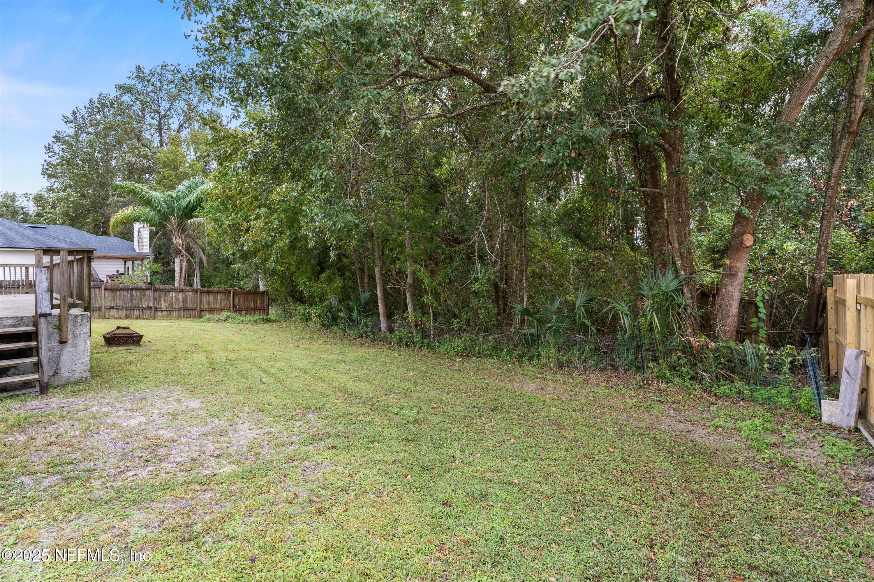 1390 LINDSEY CROSSING Drive