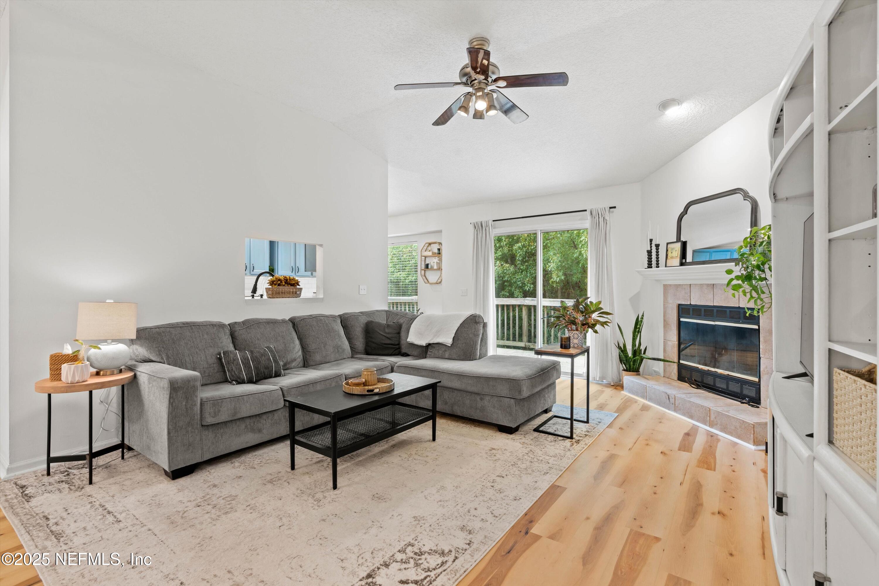 1390 LINDSEY CROSSING Drive