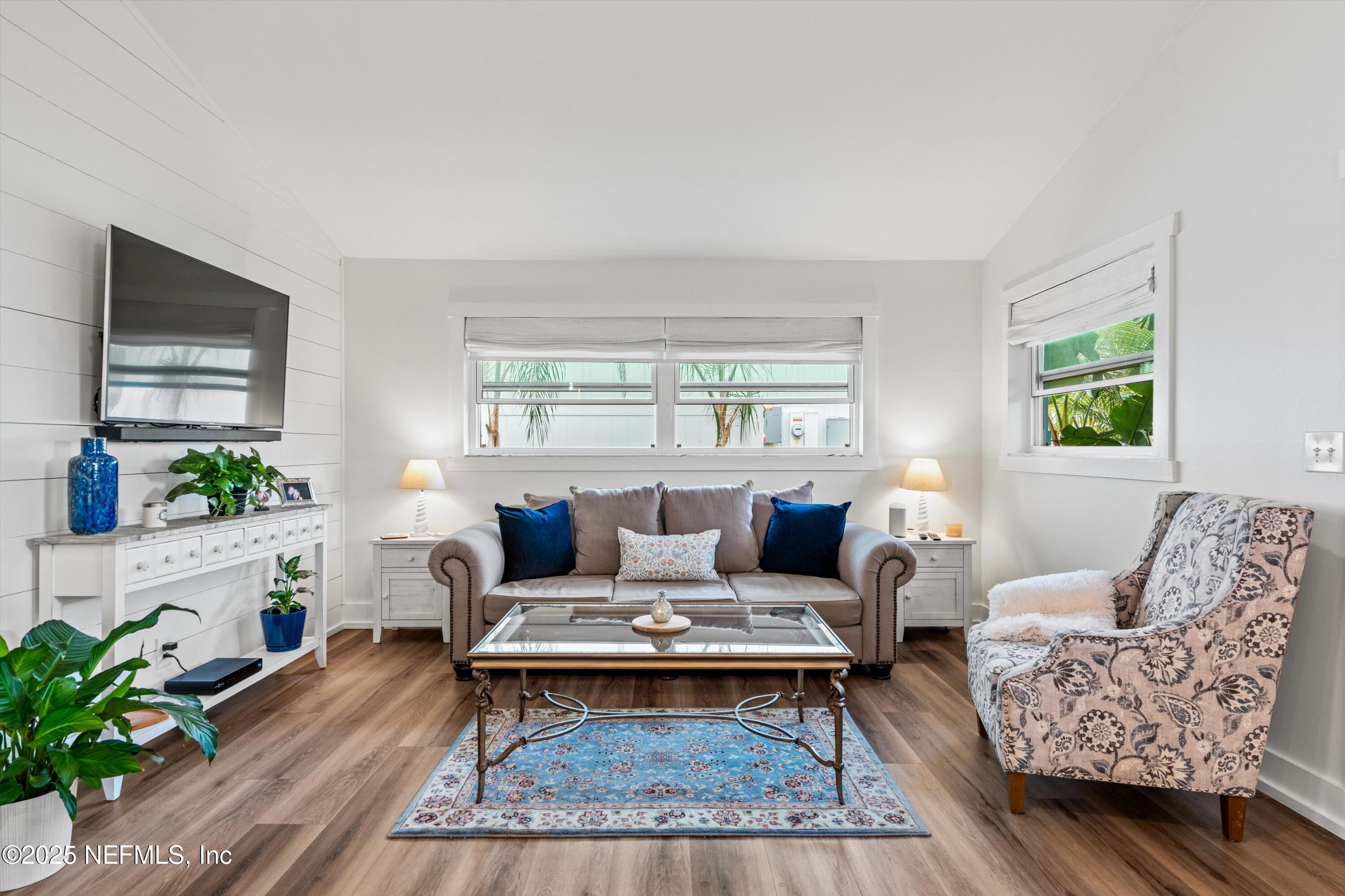 823-A 10TH Avenue S