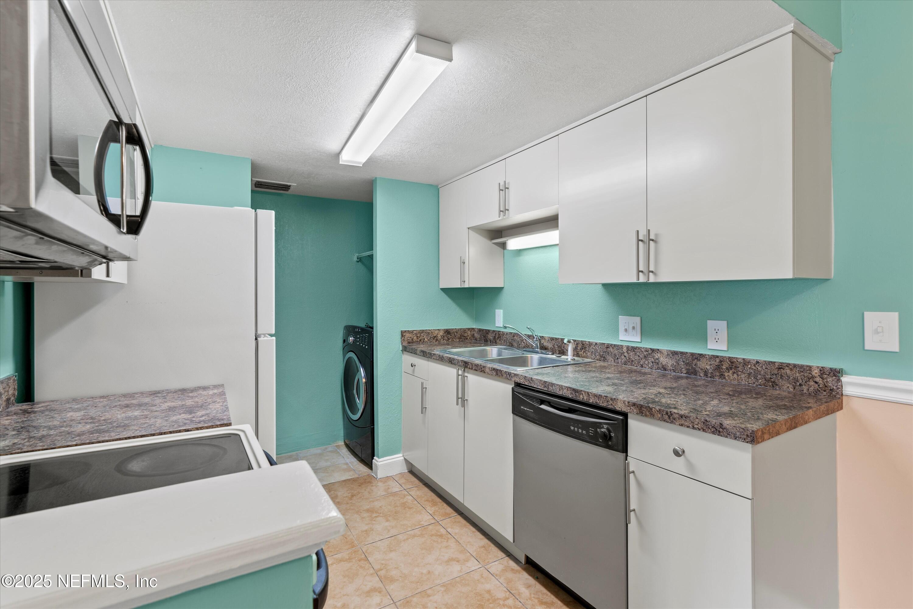 3737 LORETTO Road, 701