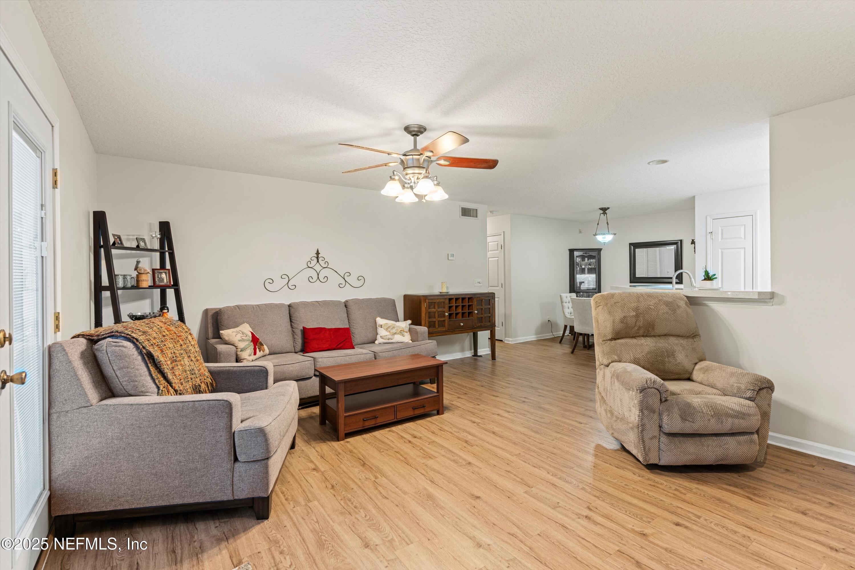 13715 RICHMOND PARK Drive N, 1201