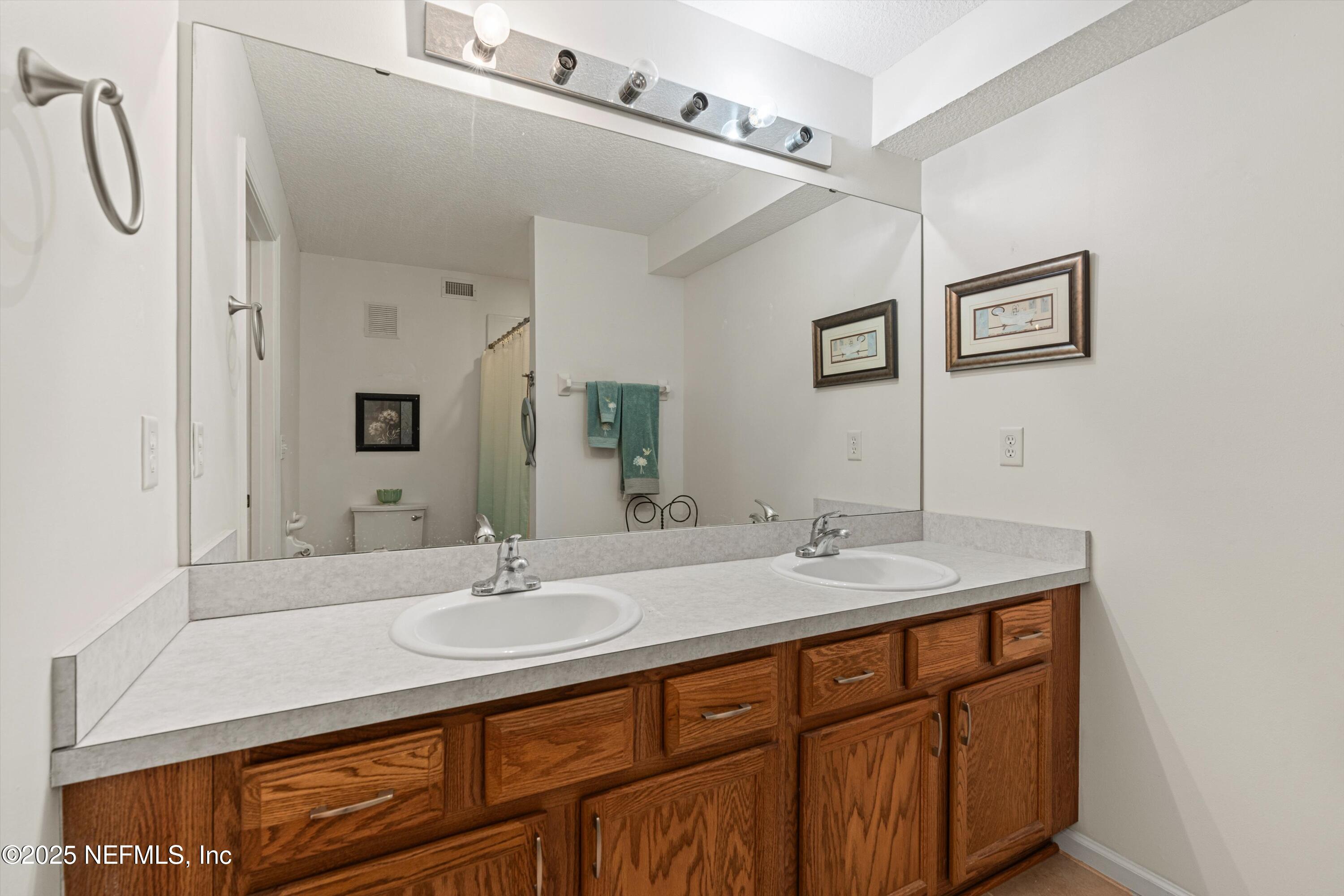 13715 RICHMOND PARK Drive N, 1201