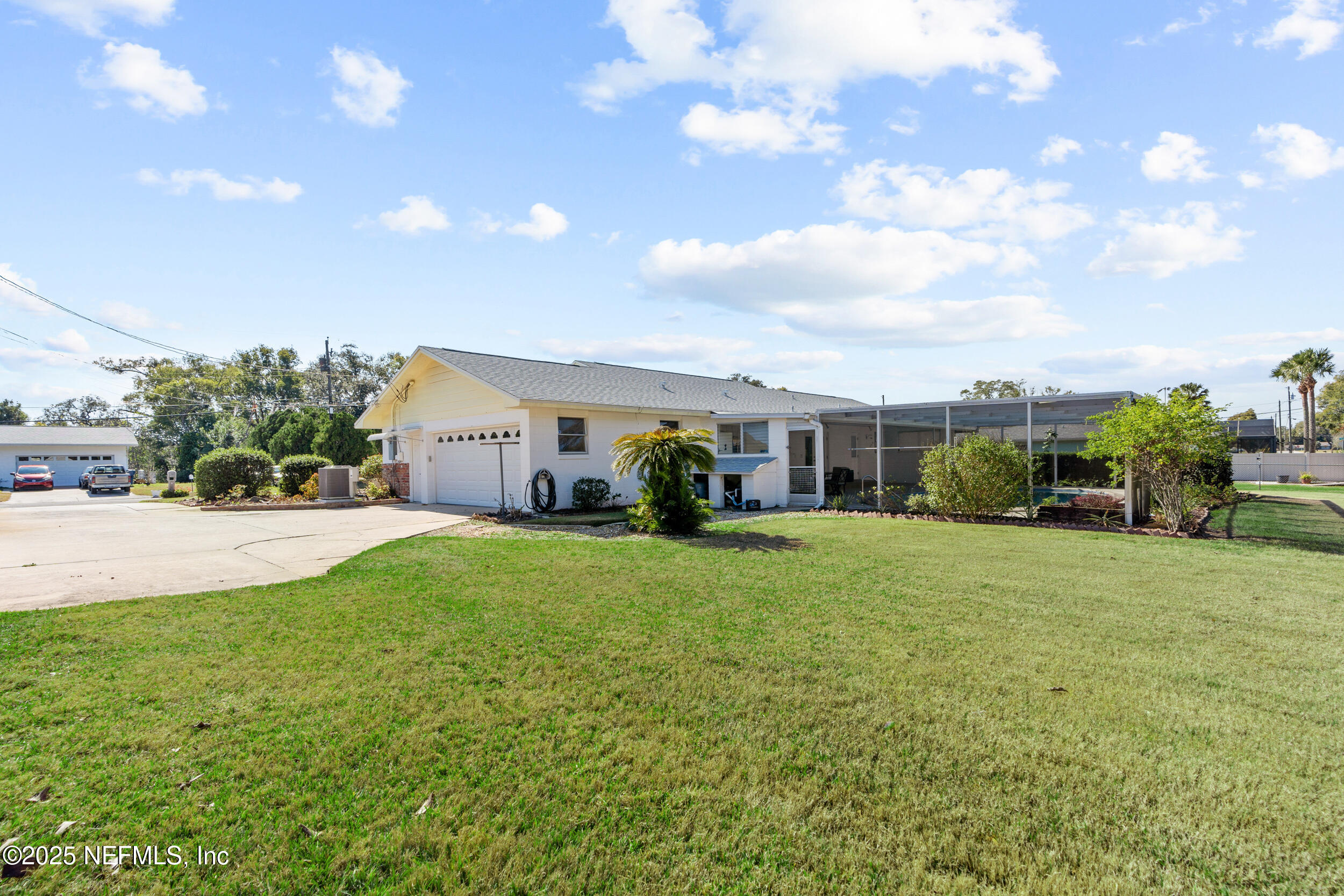 1075 ROLLING ACRES Drive, DeLand