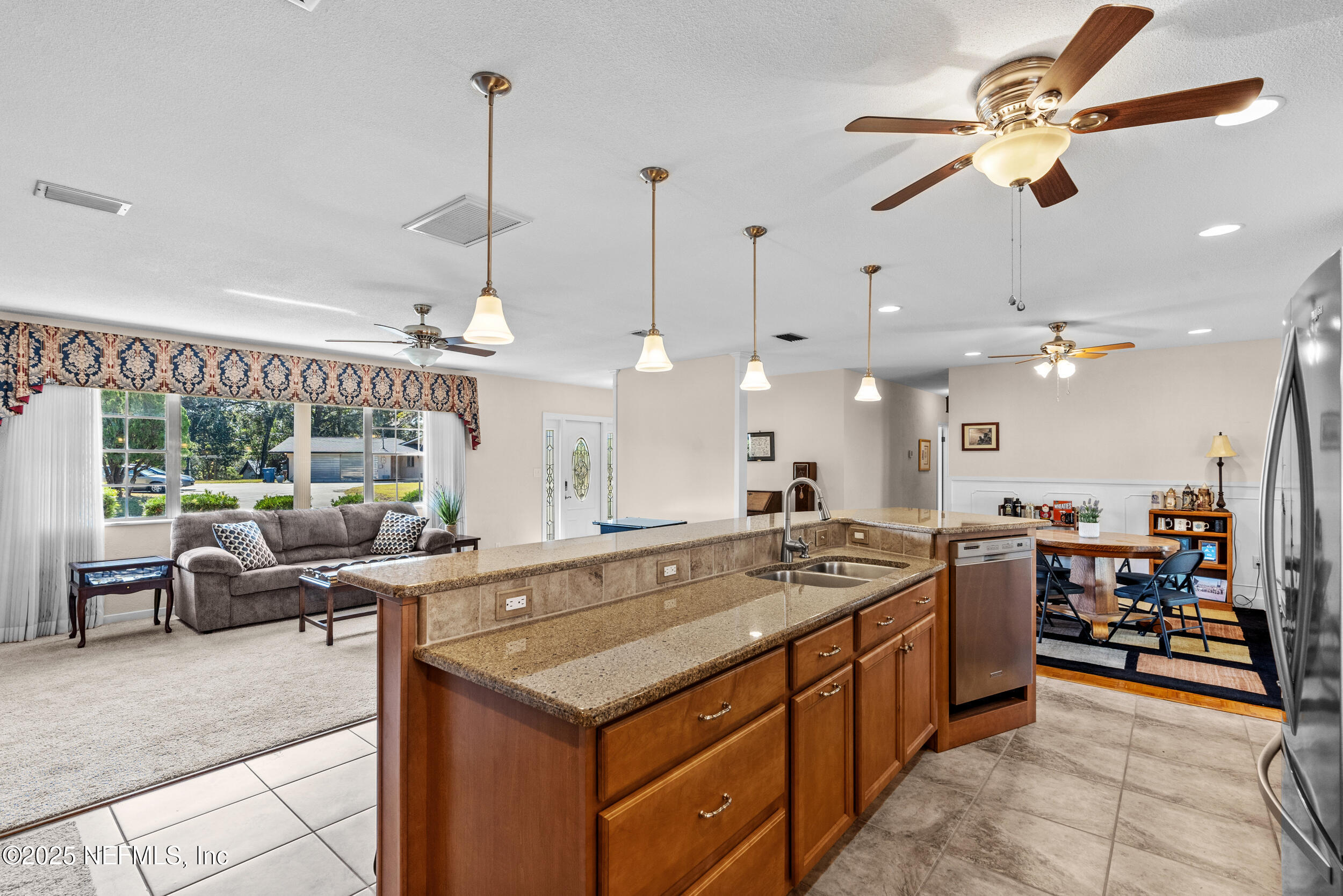 1075 ROLLING ACRES Drive, DeLand
