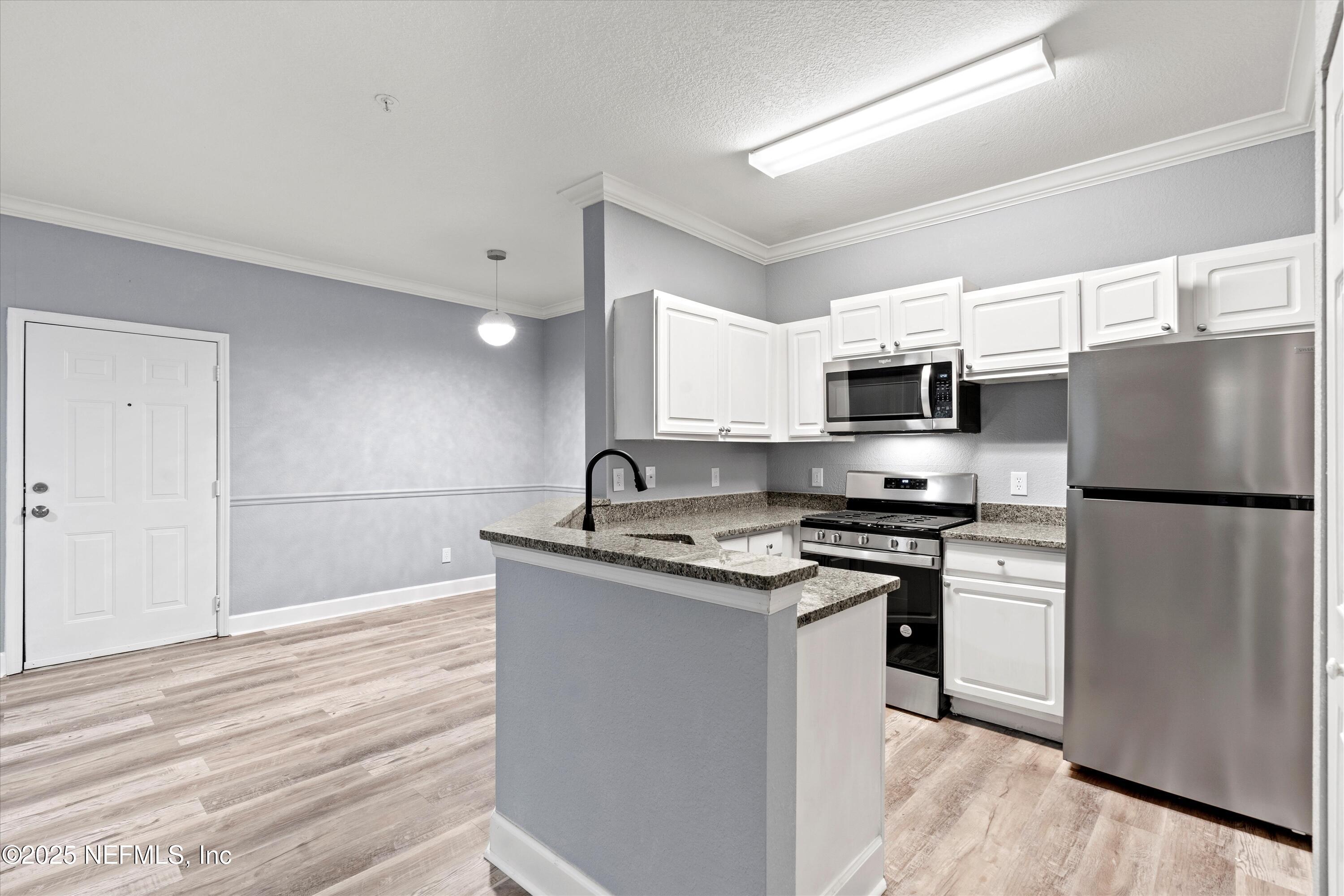 13810 SUTTON PARK Drive, 818