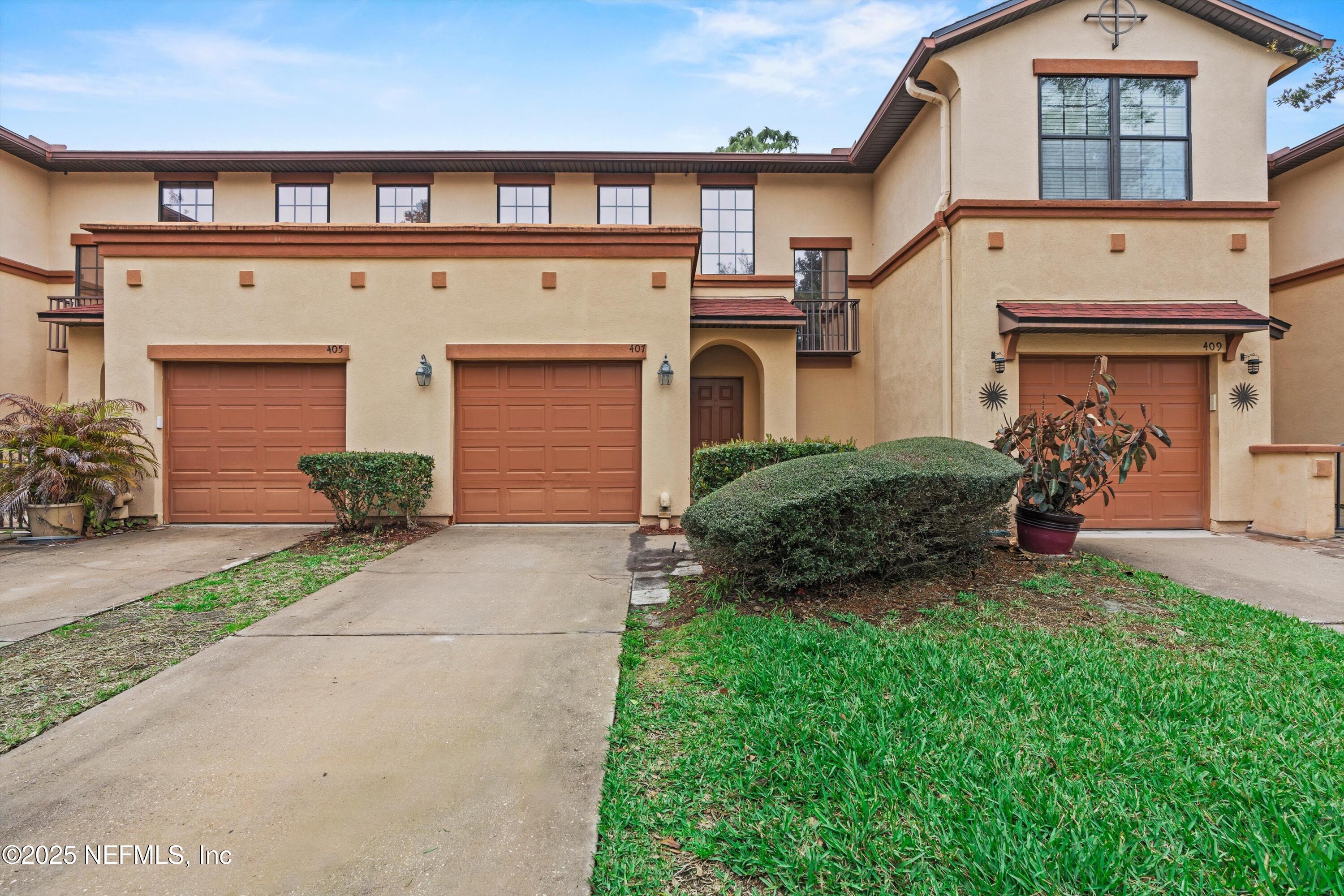 407 HONEYCOMB Way