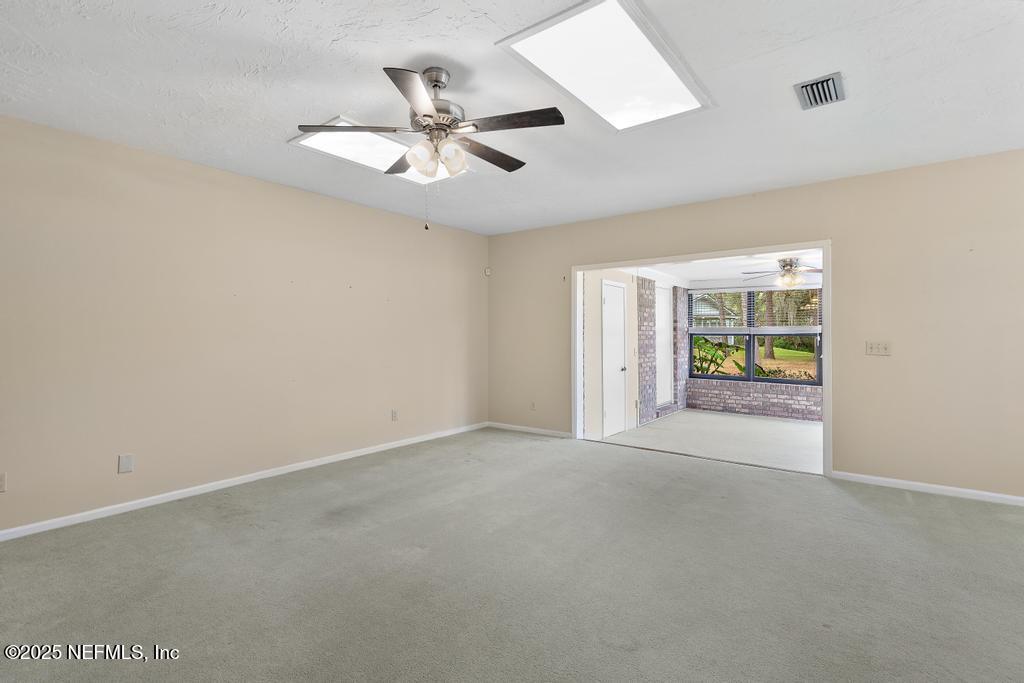 9252 SAN JOSE Boulevard, 901