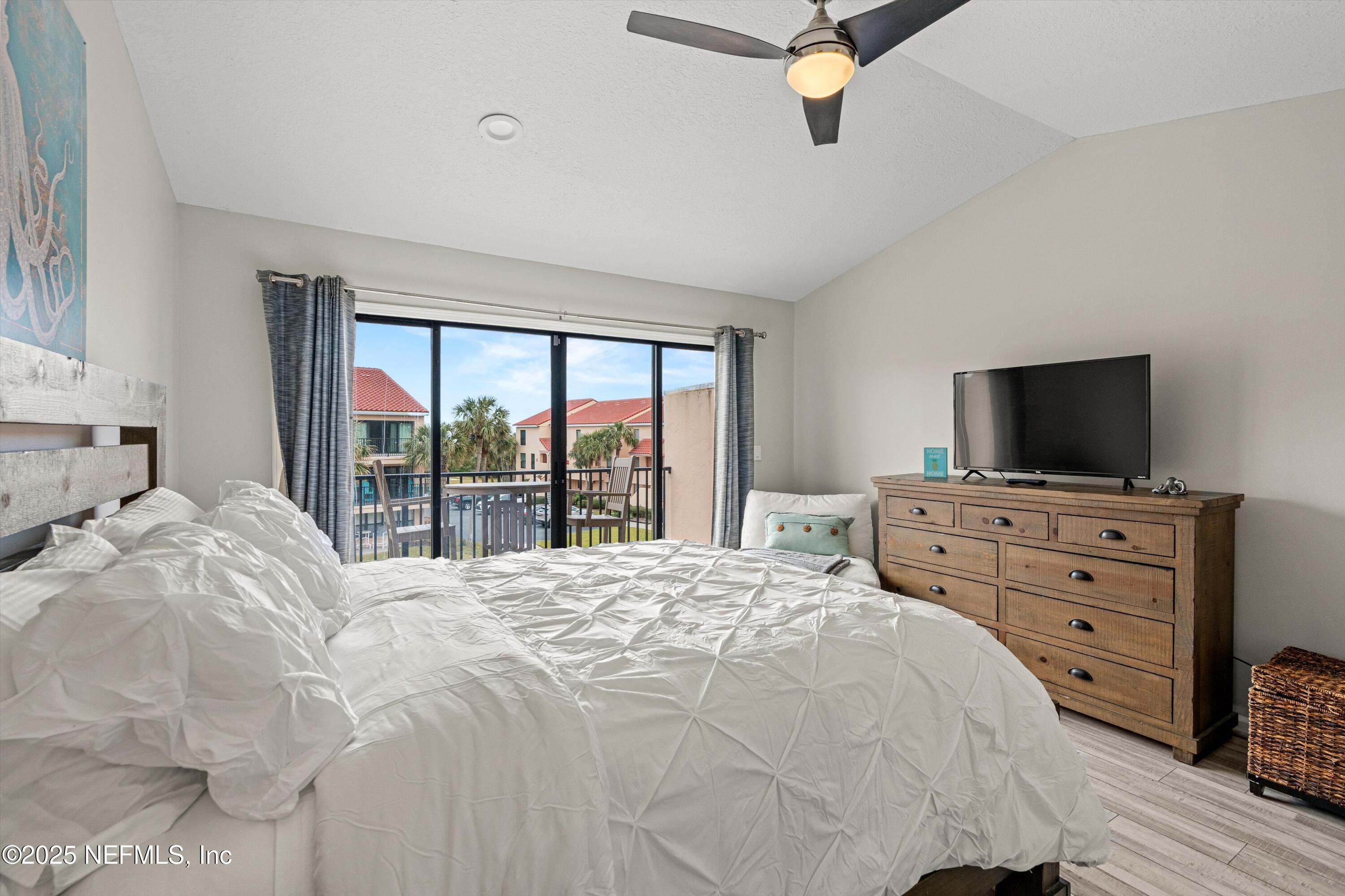 1733 SEA FAIR Drive, 14262