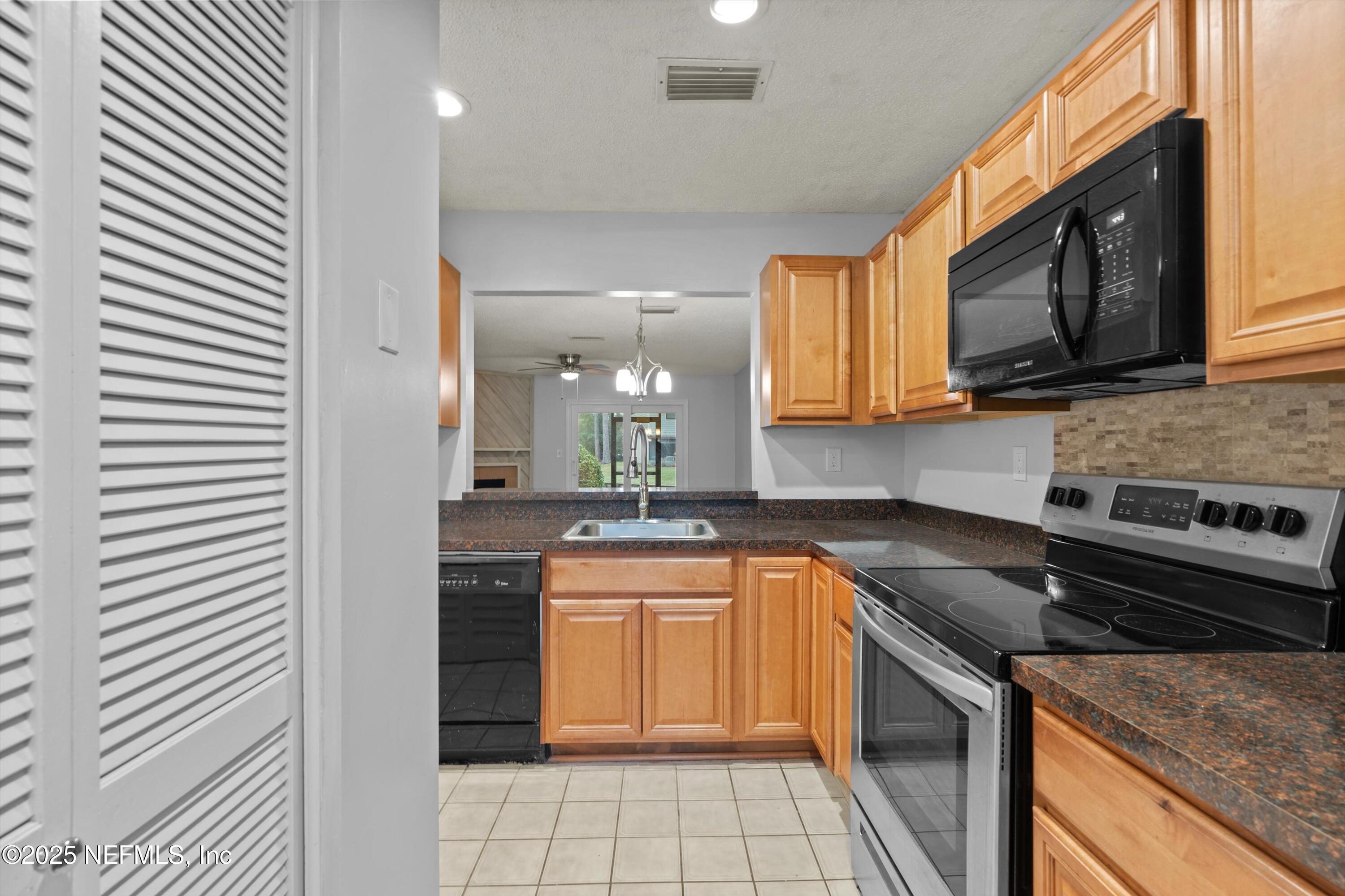 7701 BAYMEADOWS Circle, 1037