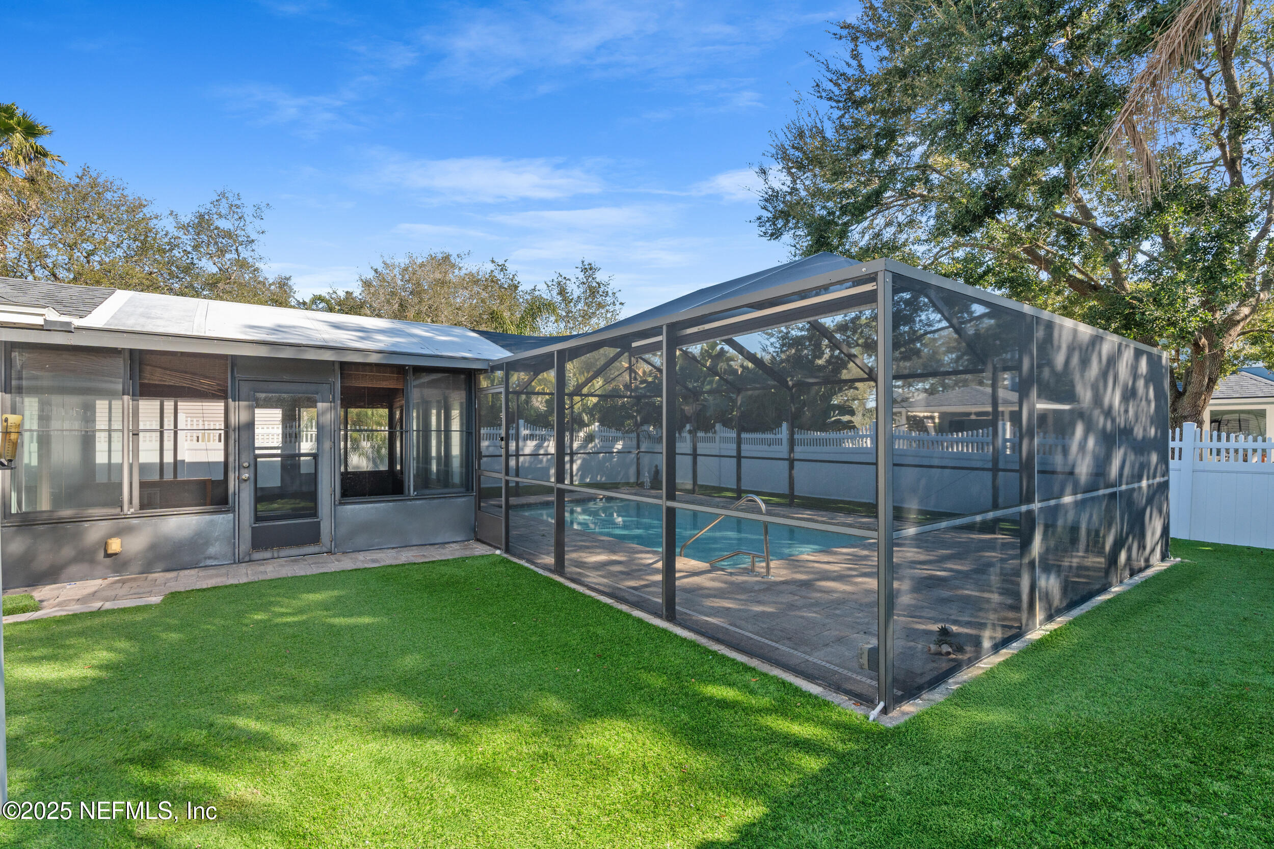 2919 MERRILL Boulevard