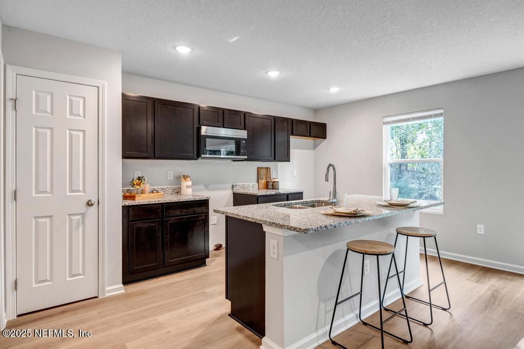 1070 WOODSTOCK Avenue