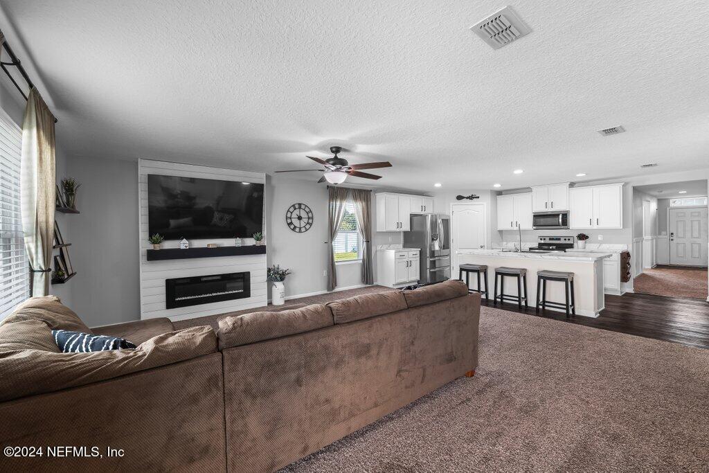 3695 ALTA LAKES Boulevard