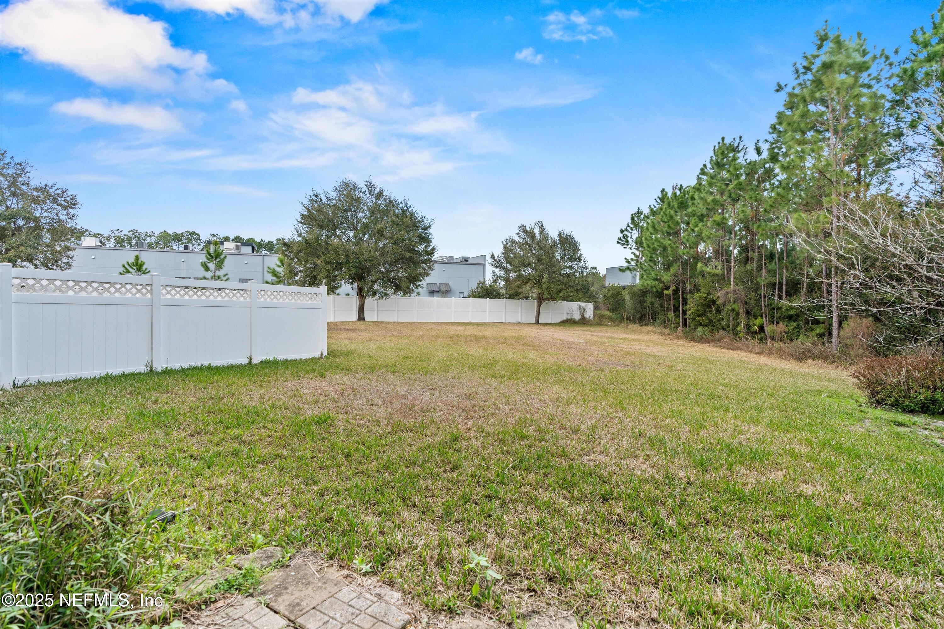 180 LEESE Drive, St. Johns