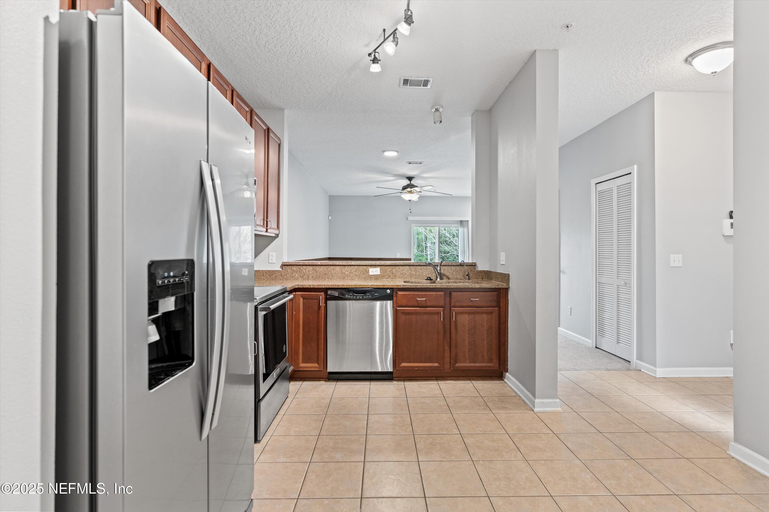 180 LEESE Drive, St. Johns